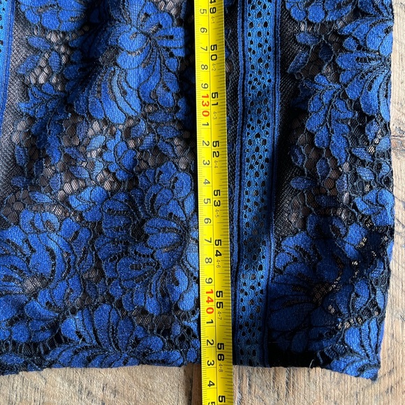 BCBG Maxazria Cailean blue and black Lace Gown SZ 2 - Picture 12 of 15